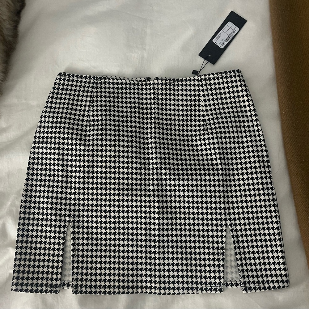 NWT Motel Dogtooth Mini Skirt